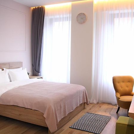 Parilament On Rustaveli 4 Rooms Tbilisi Eksteriør bilde