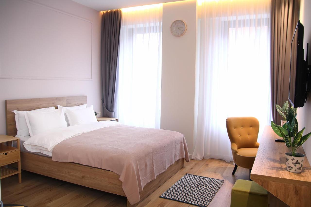 Parilament On Rustaveli 4 Rooms Tbilisi Eksteriør bilde